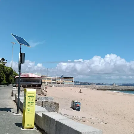 Oeiras Central, Near Beach & Public Transport Pansiyon *